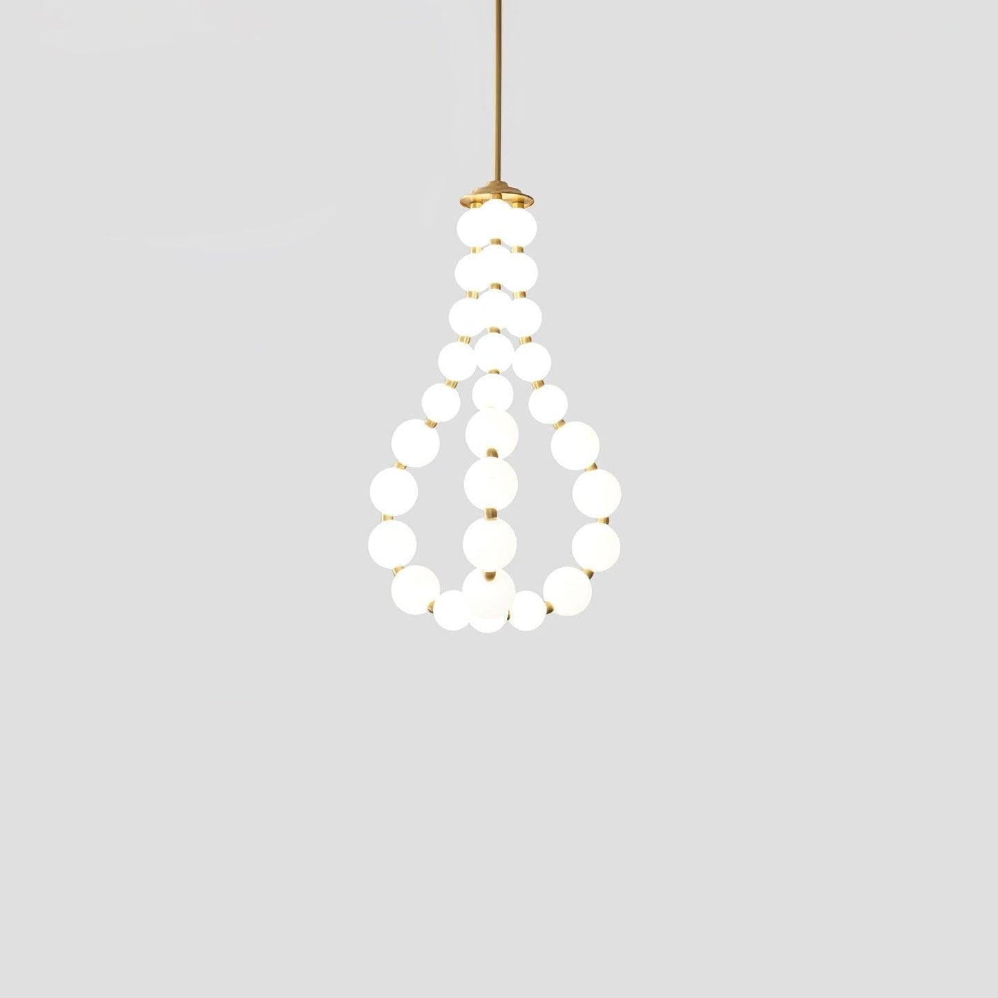 acrylic-pearl-necklace-chandelier-7_6641258f-66ba-4309-87fc-5600abd030fc.jpg