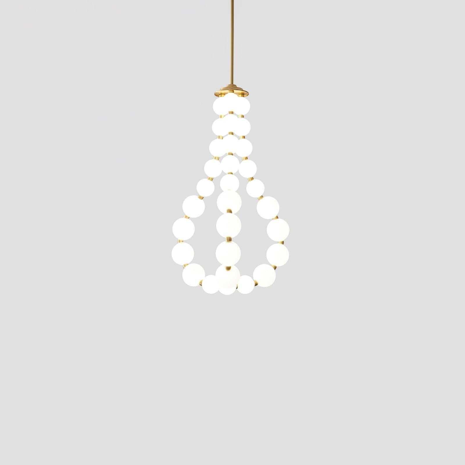 acrylic-pearl-necklace-chandelier-7_6641258f-66ba-4309-87fc-5600abd030fc.jpg