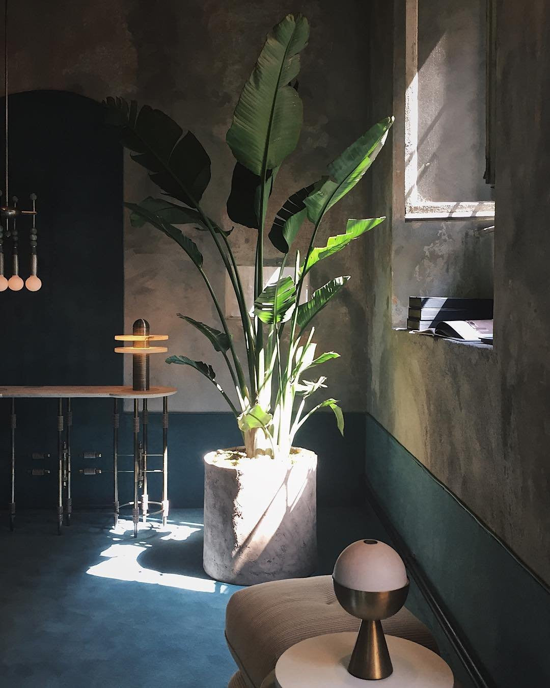 Alabaster Comet Sculpted Table Lamp