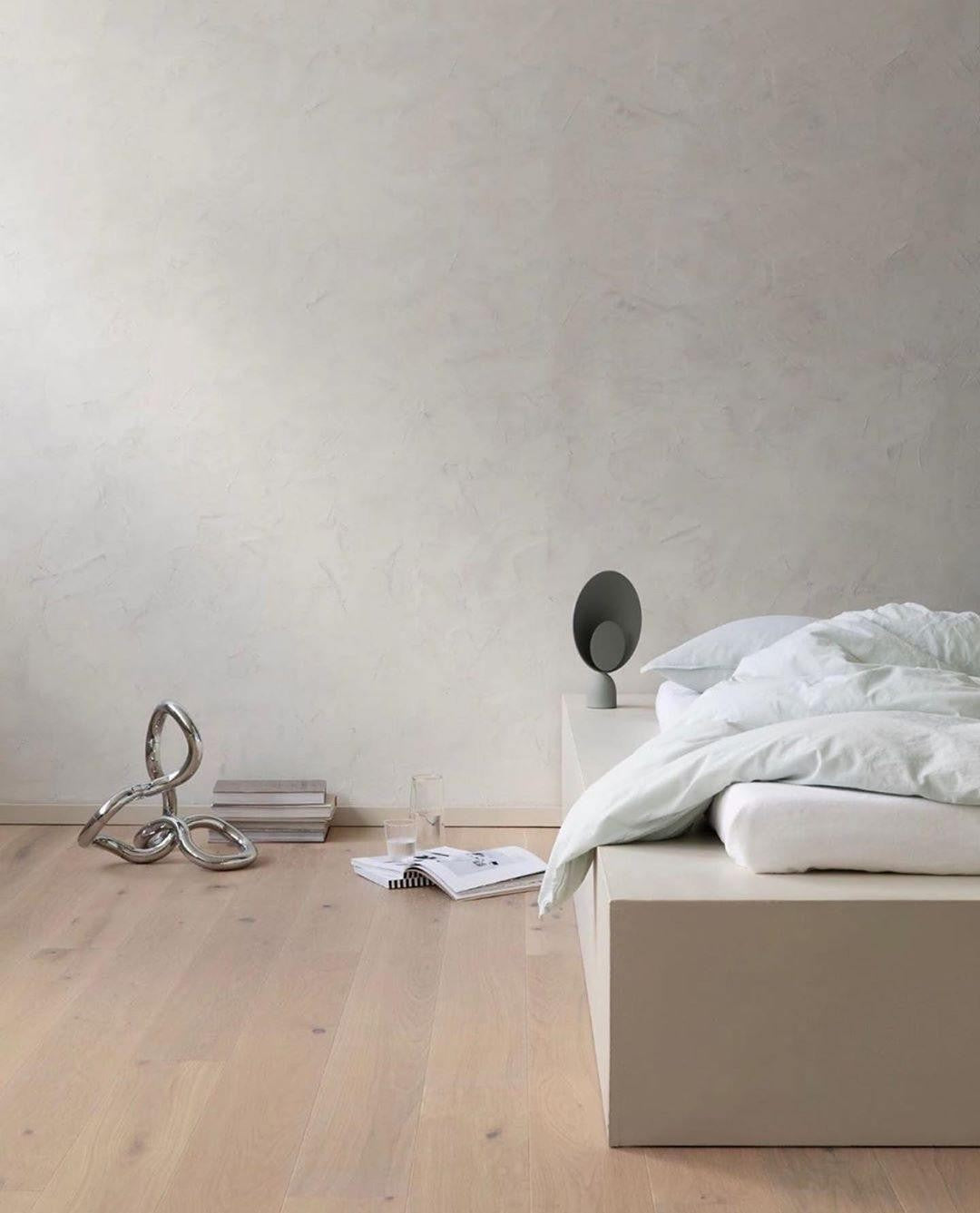 Blooper Sculptural Touch Table Lamp