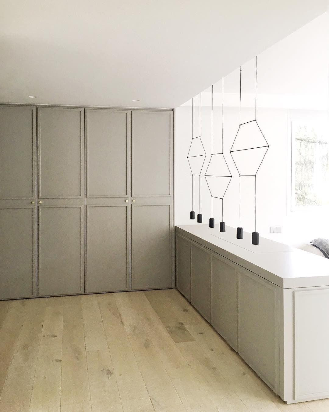 Line Art Wireflow Linear Pendant