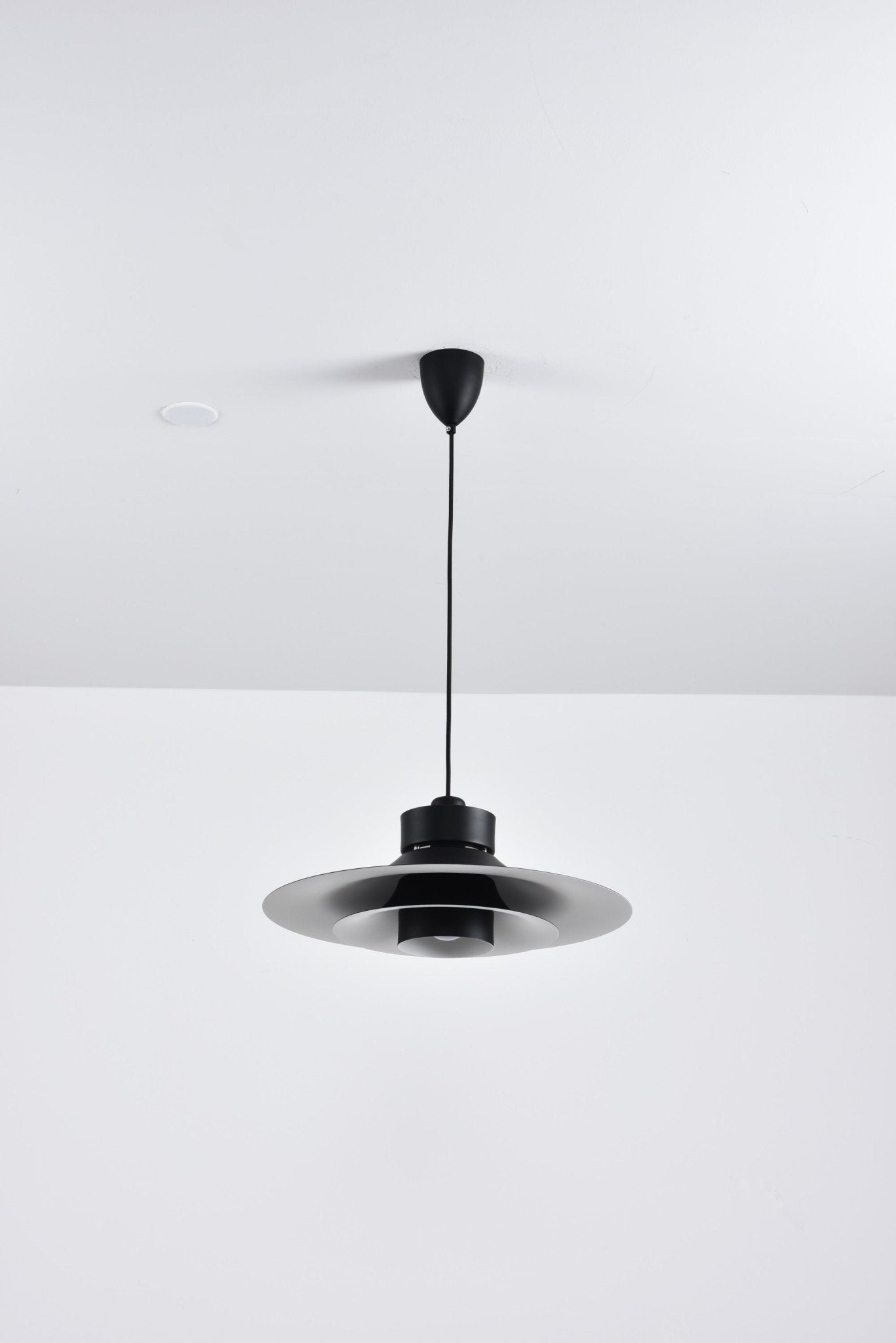 Nero Eclipse Modern Pendant Lamp