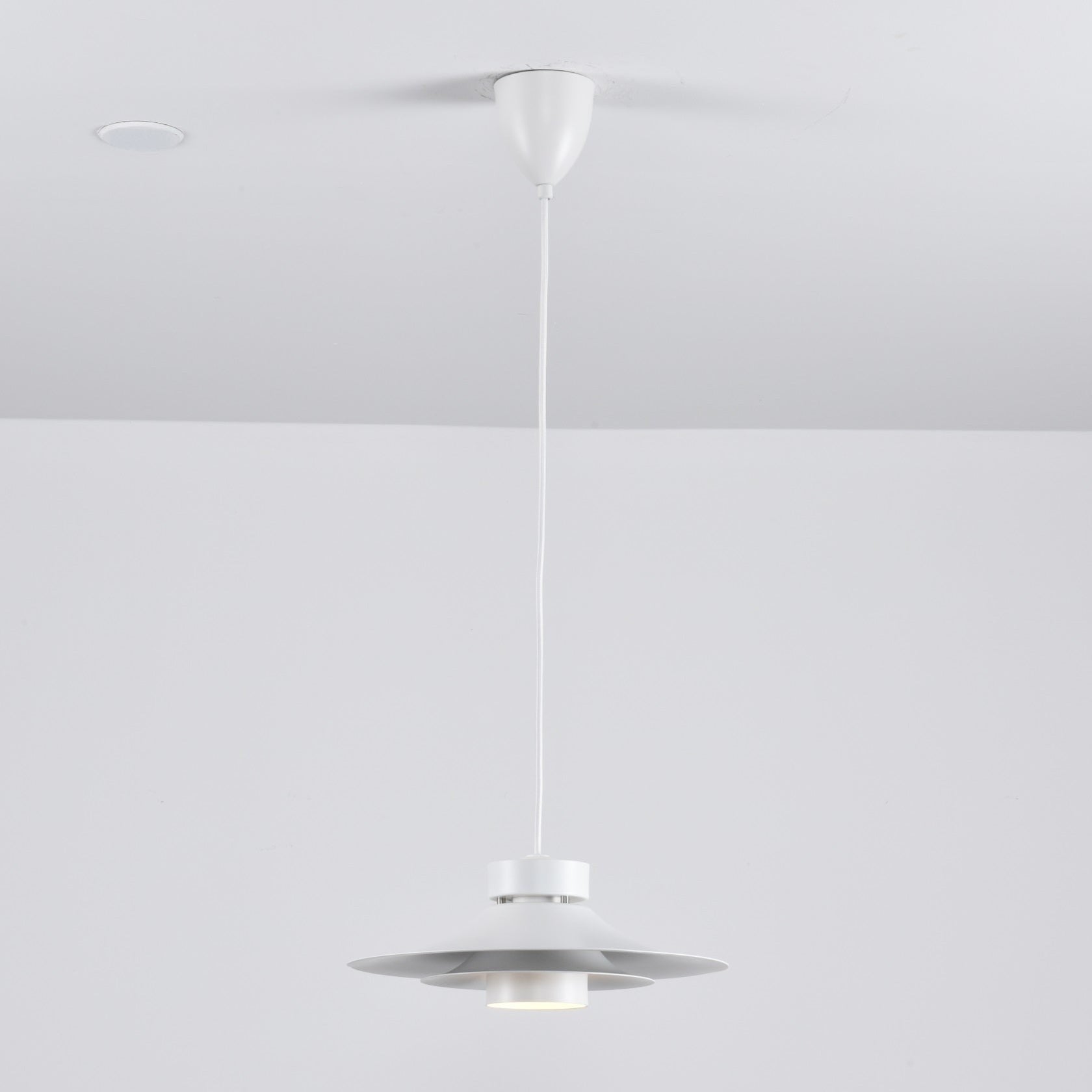 nero-eclipse-modern-pendant-lamp-24_56e964c7-da1b-4bed-bd76-a69a8bc42f98.jpg