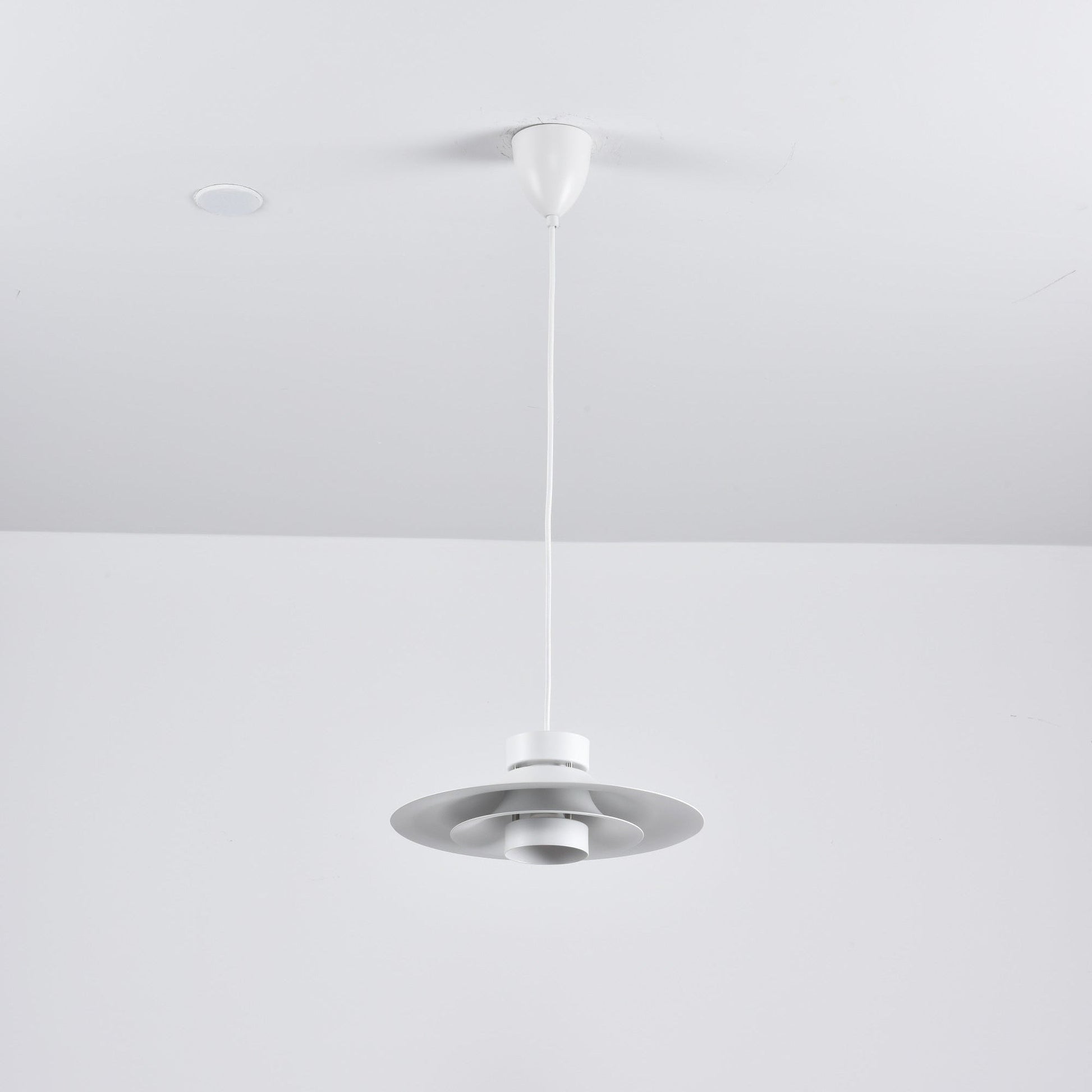 nero-eclipse-modern-pendant-lamp-3_3043ed4e-a818-4b89-8119-0e8c7a261b06.jpg