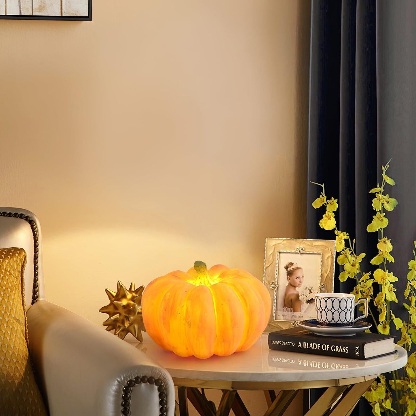 portable-pumpkin-glow-table-lamp-27_bc7ccf11-6460-42d5-8563-a4c0e94c8f03.jpg
